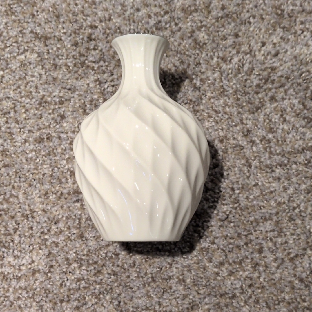 Lenox Cream Swirl Vase